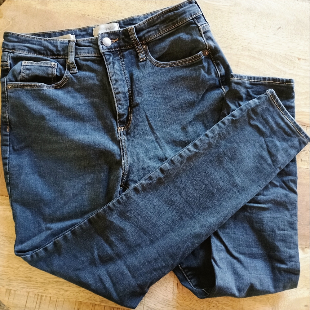 Universal Thread Dark Wash High Rise Skinny Jeans Size 10